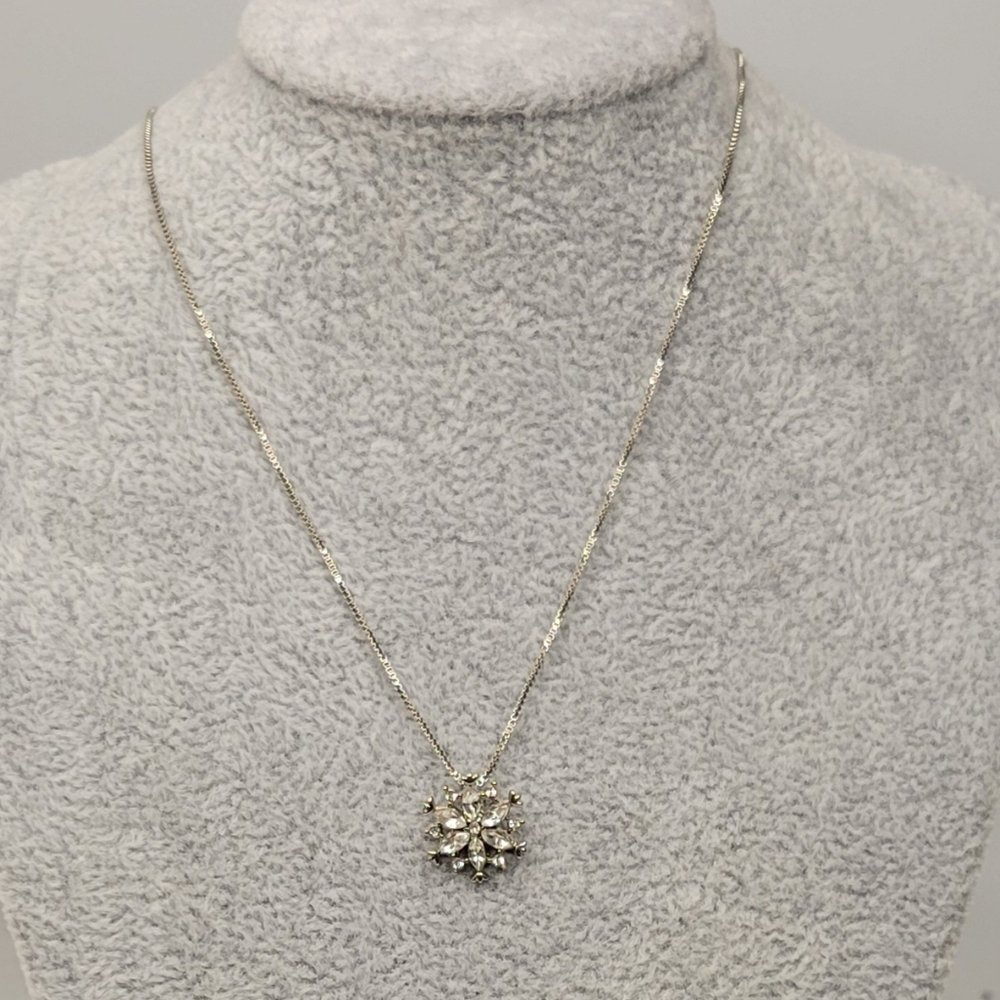 ▪︎New! Snowflake Necklace